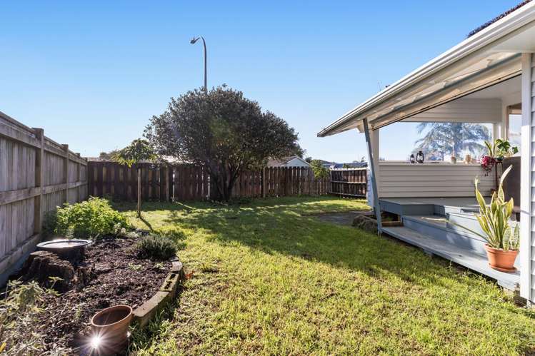 8 Montmere Avenue Te Atatu Peninsula_23