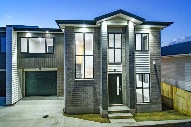 Stylish & Modern Family Home in a Prime Location!