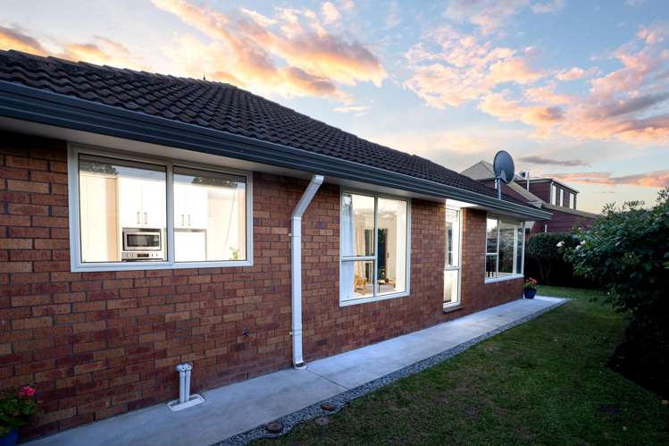 2/3 Cottesmore Close Burnside_29