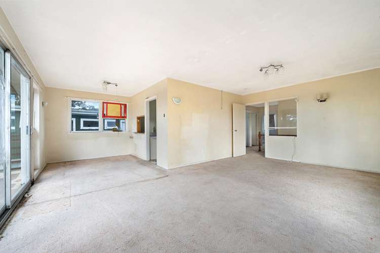 34 Royal Road Massey_12