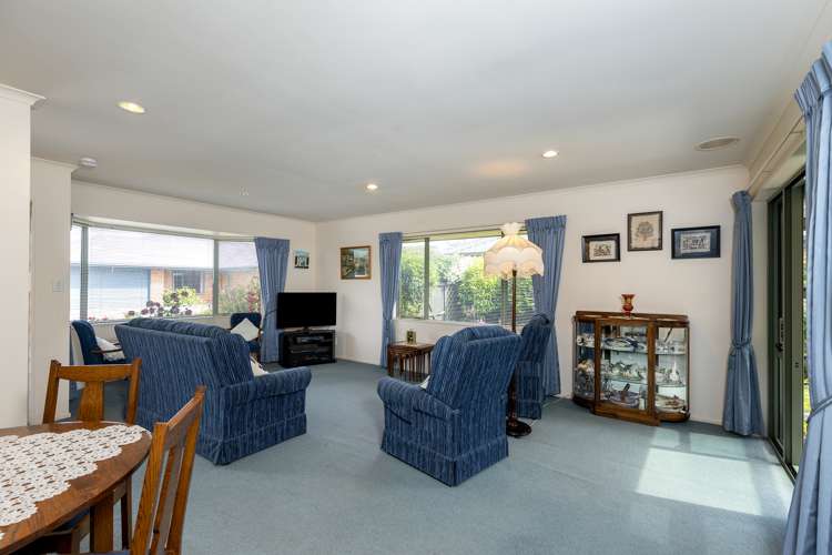 4 Di Leva Way The Wood_1