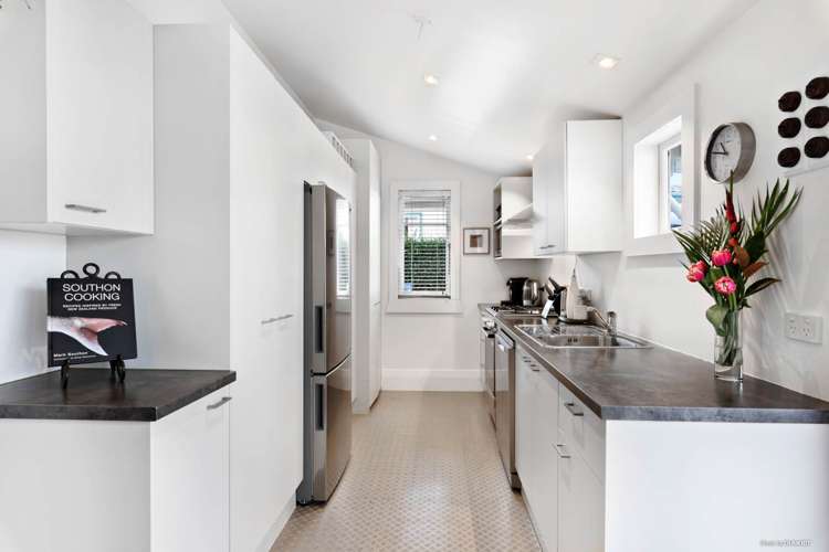 38 Kitchener Road Sandringham_3