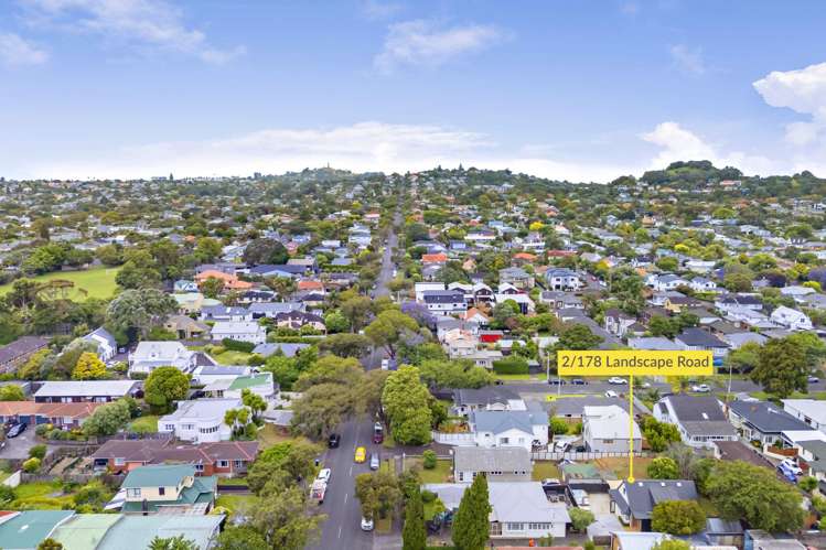 2/178 Landscape Road Mount Eden_19