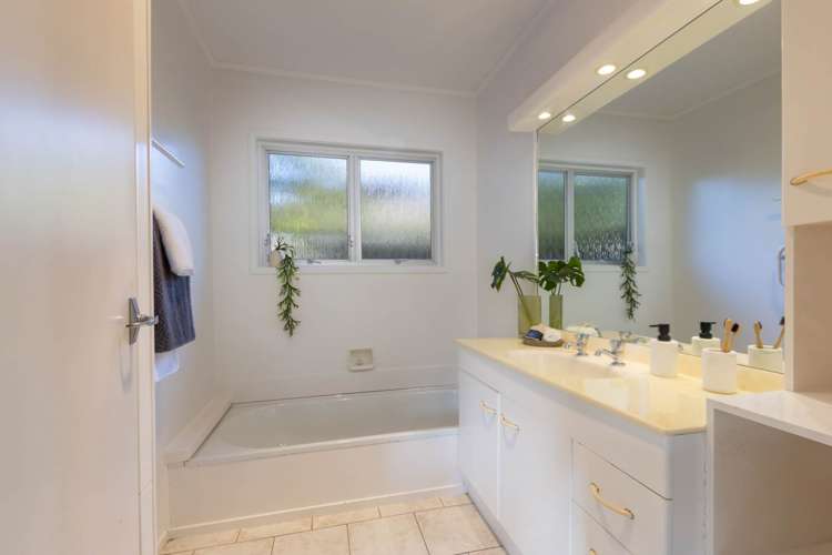 101 Captain Scott Road Glen Eden_11