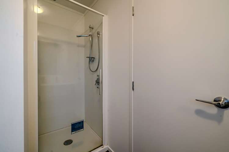 35 Eyre Street Henderson_13