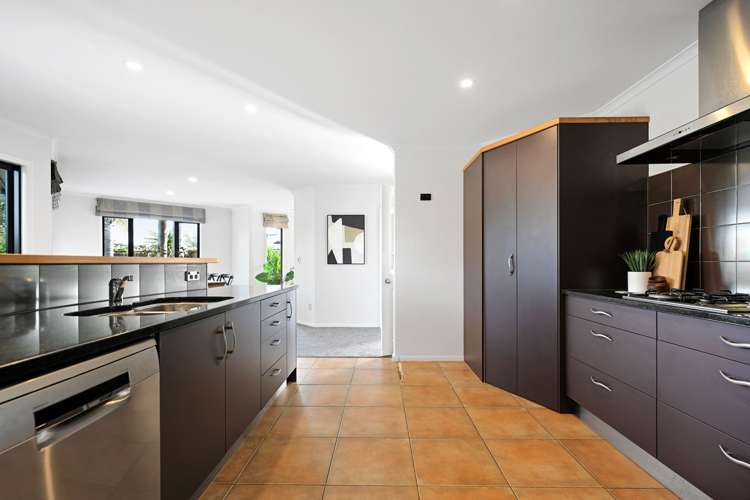 8 Takapu Place Huntington_8