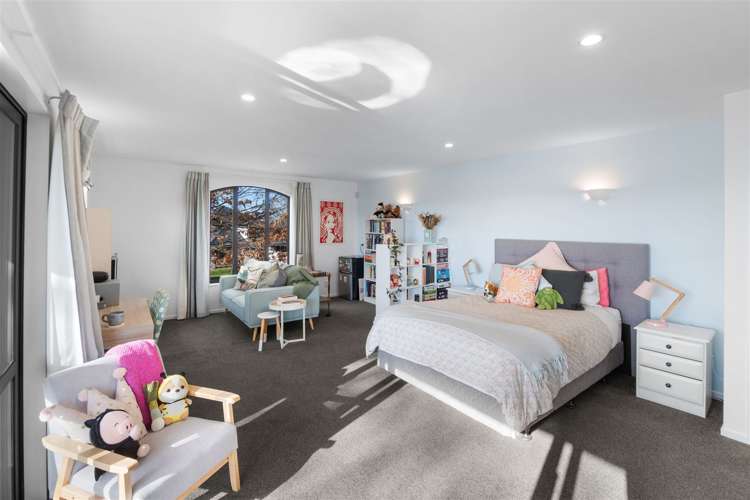 9 Travis Country Drive Burwood_24