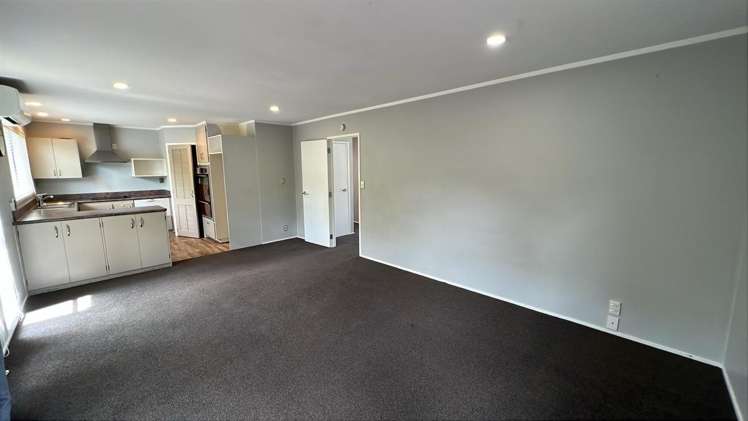 2/51 Shakespeare Road Milford_4