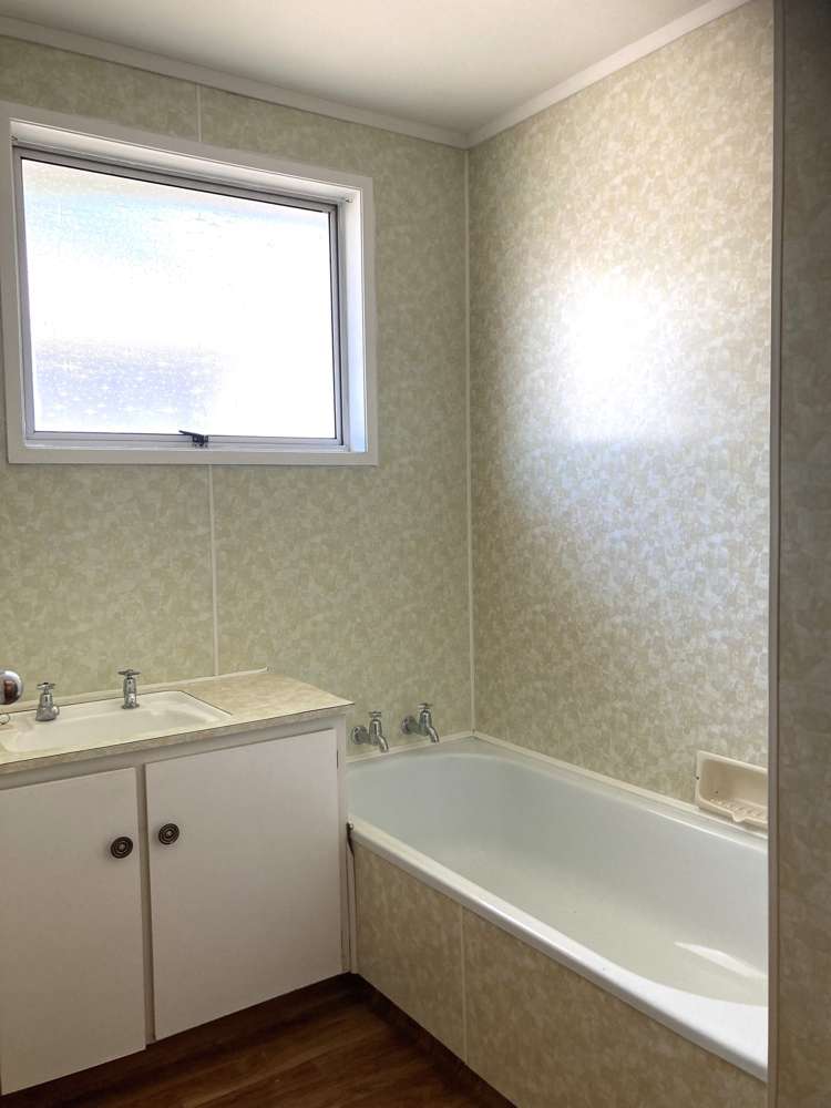 79a Blake Street Waitara_9