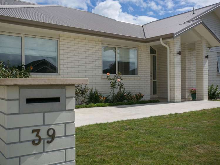 39 West Thompson Street Leamington_23