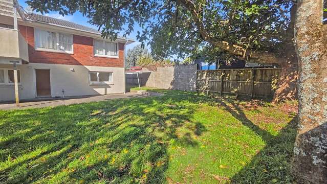 3 Bedroom Self Contained Home in Te Atatu Peninsula