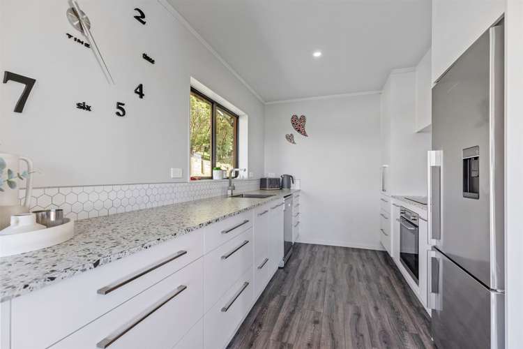 2 Furn Park Lane Tauriko_9