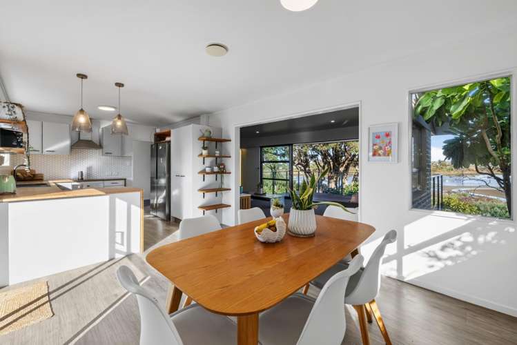 16 Sunny Bay Road Matua_6