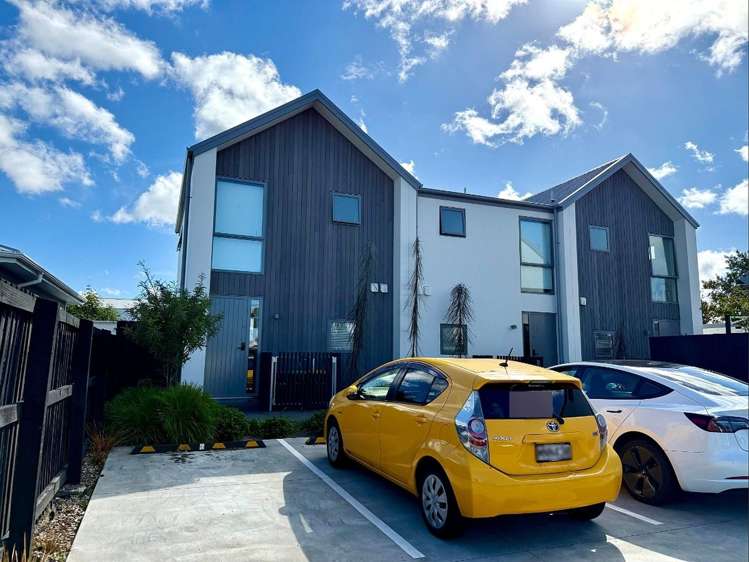  2/6 Manning Place Woolston_9
