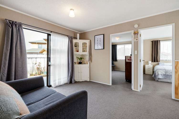 43 Lansdowne Crescent Glenview_13