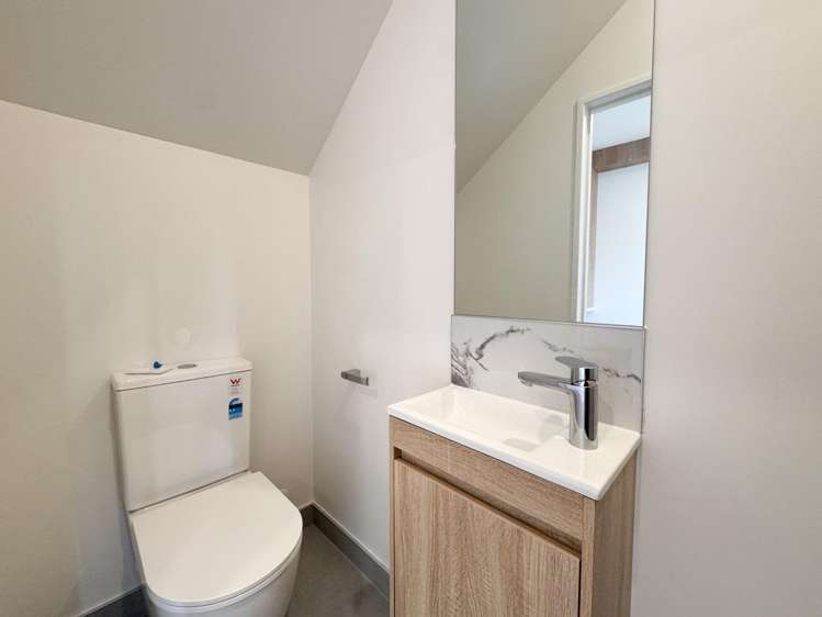 2/8 Lowtherhurst Road 11410_7