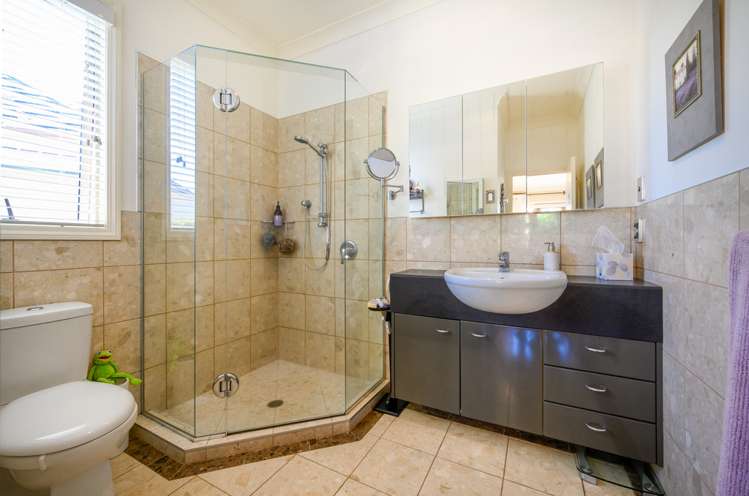 6 Fairfield Lane East Tamaki Heights_11