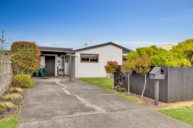 Family Friendly Charm in Springvale!