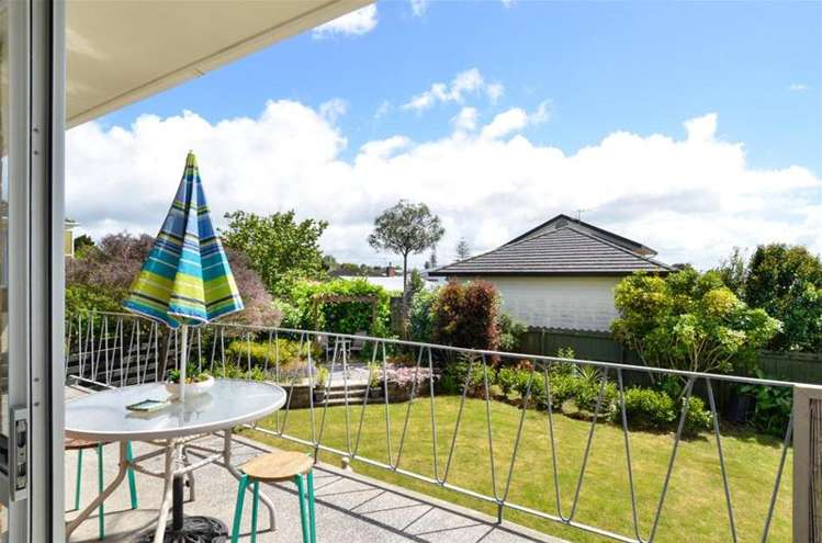 24 Taitua Drive Te Atatu South_5