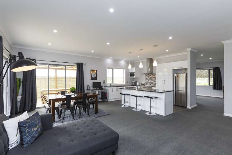 161 Spur Road West Feilding_6