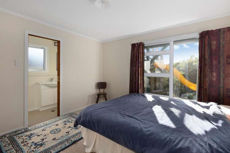 16 Bristol Street Island Bay_11