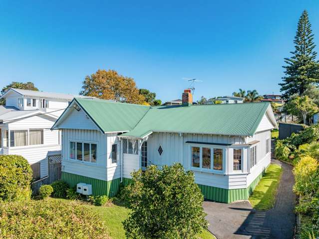 Beachside cottage with history and possibility