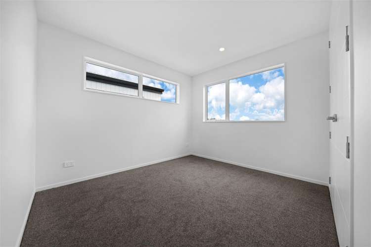 6 Longview Oak Lane Papakura_18