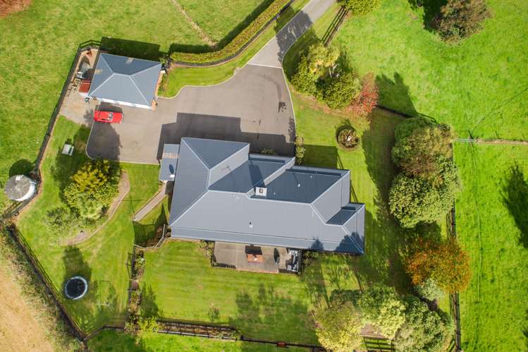 38 Brandon Hall Road Bulls_5