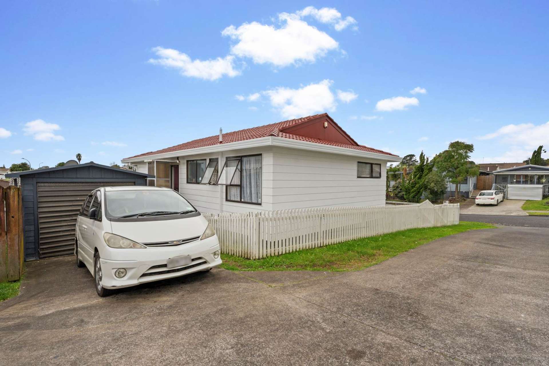 3/1 Rebecca Rise Clendon Park_0