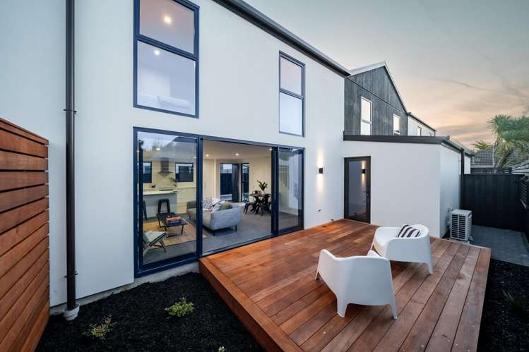 2/3 Humboldt Street Sydenham_12