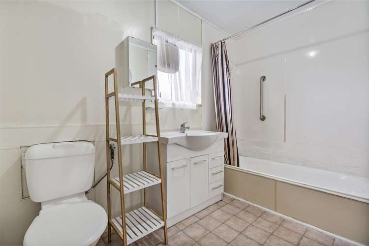 2/14 Hatherley Place Clendon Park_7