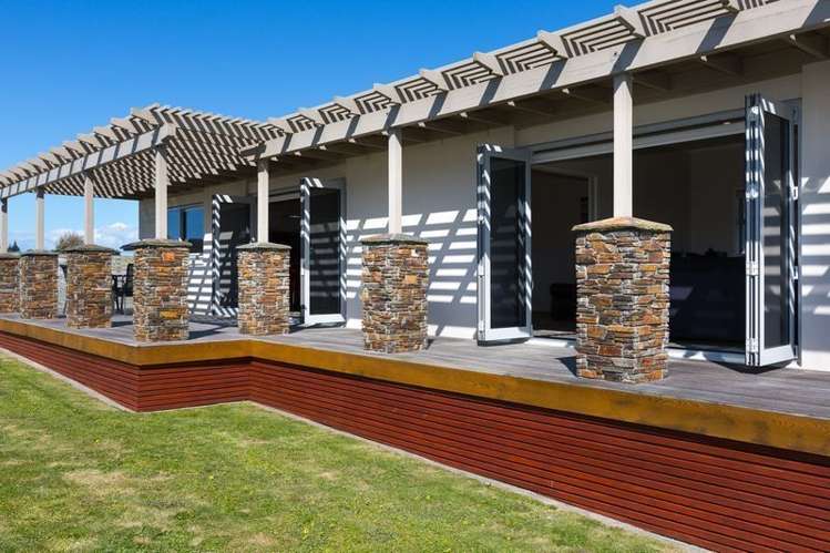 32 Links Drive Waiwhakaiho_11