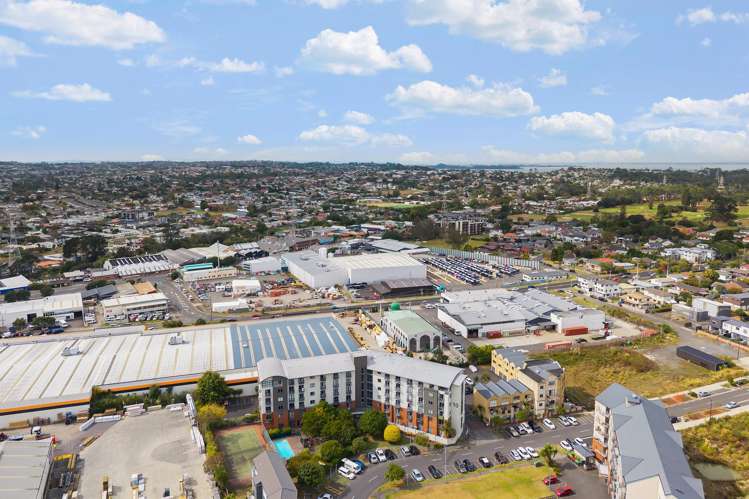 5E/10 Crown Lynn Place New Lynn_27