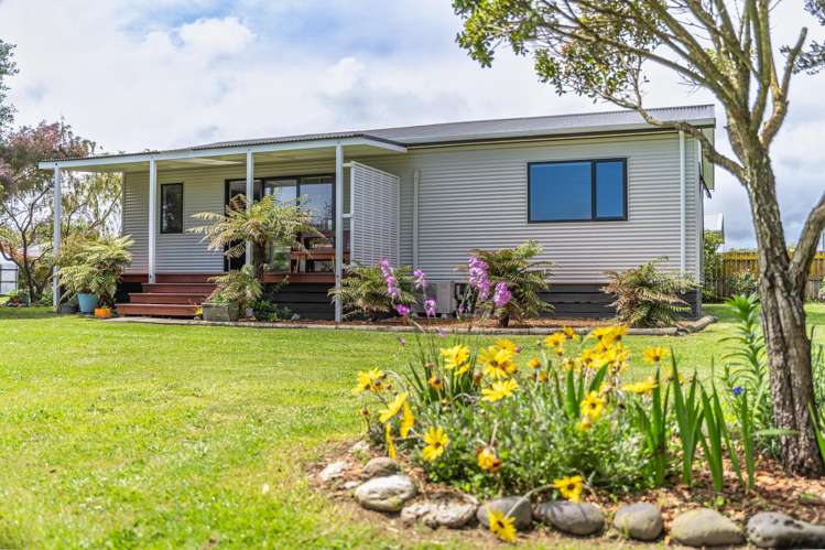 22 Kiharoa Street Otaki Beach_1