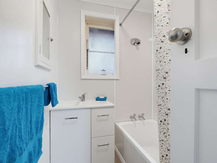 59 Weston Avenue Roslyn_27