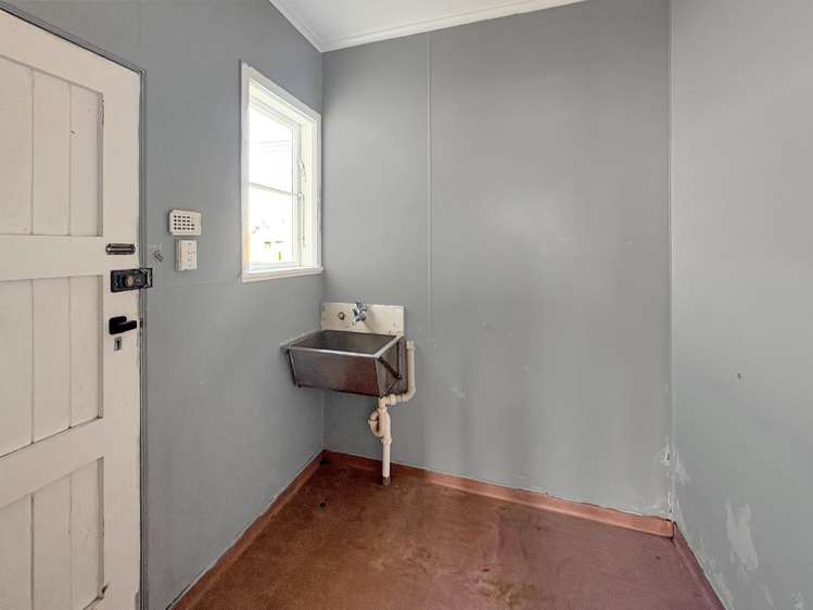 20 Swiss Avenue 1208_18