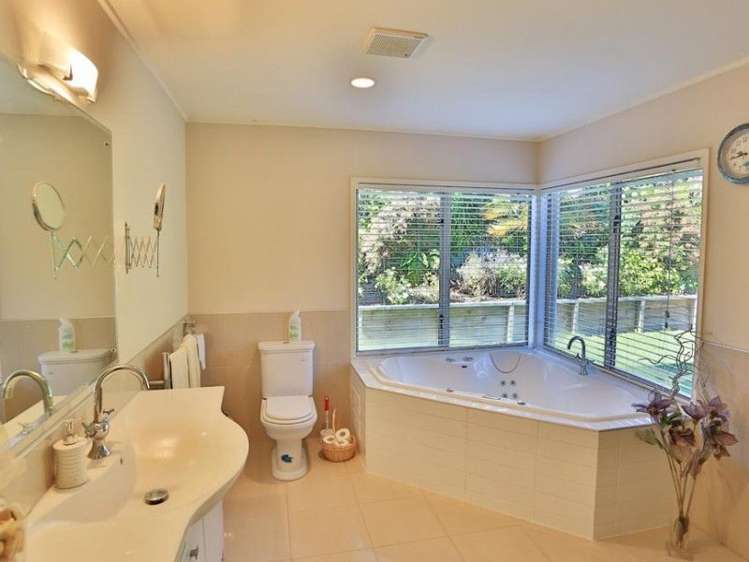 8 Governors Heights Whangamata_18