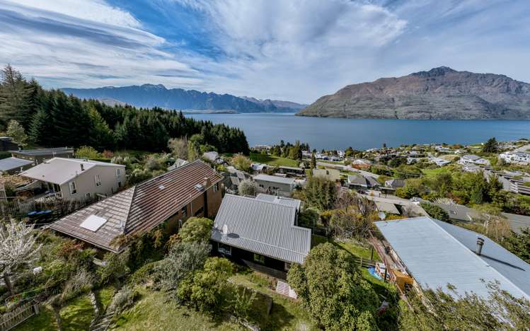 71 Wynyard Crescent Fernhill/Sunshine Bay_12