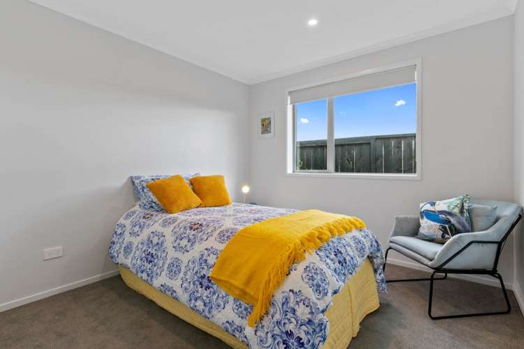 22 Olney Court One Tree Point_12