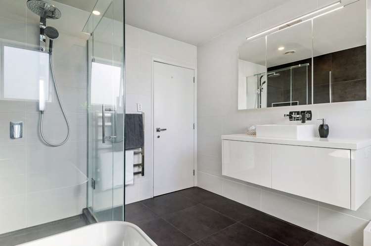 28b Beach Road Manly_25