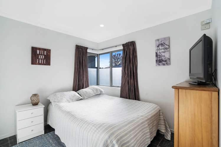 5 Hunt Place Albert Town_10