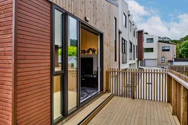 3 and 10 / 6 Makara Road_2