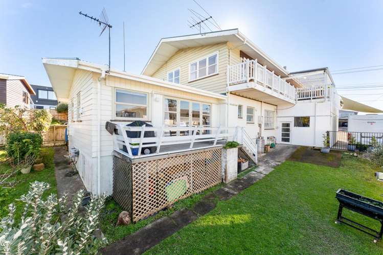 15 Jaemont Avenue Te Atatu South_37