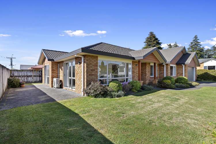 15 Thistlewood Avenue Hamilton East_13