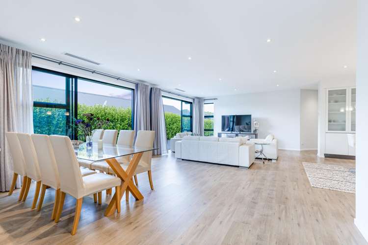 78 Riverhead Point Drive Riverhead_5