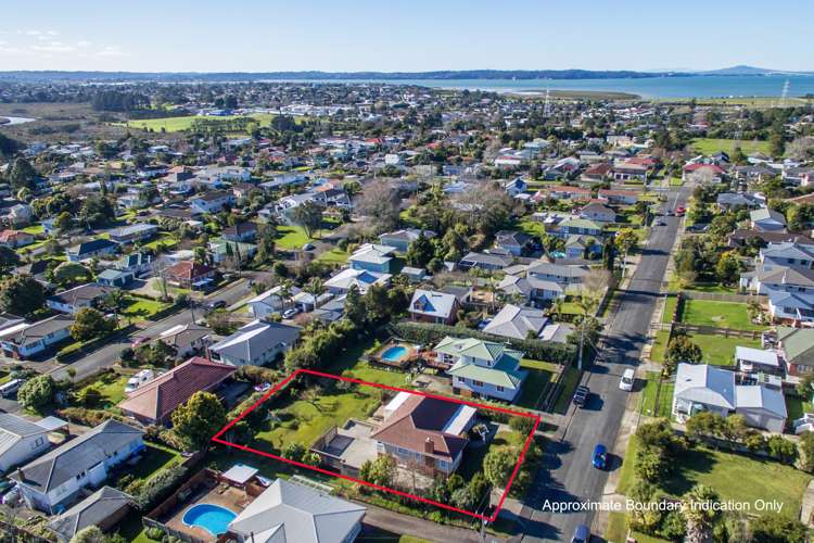 76 Sylvan Crescent Te Atatu South_15