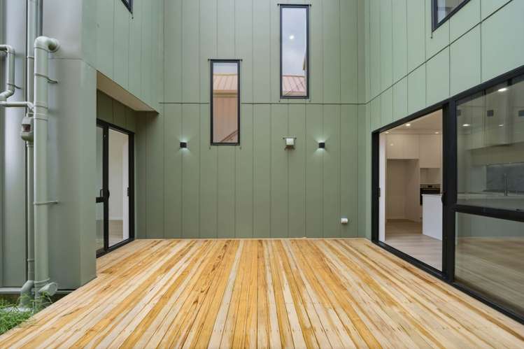 17 Karaka Village Parade Karaka_18