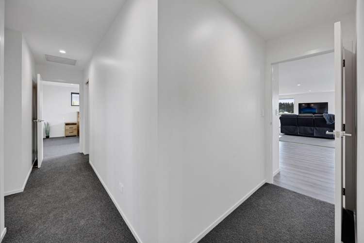 11 Othello (Lot 5) Stratford_9