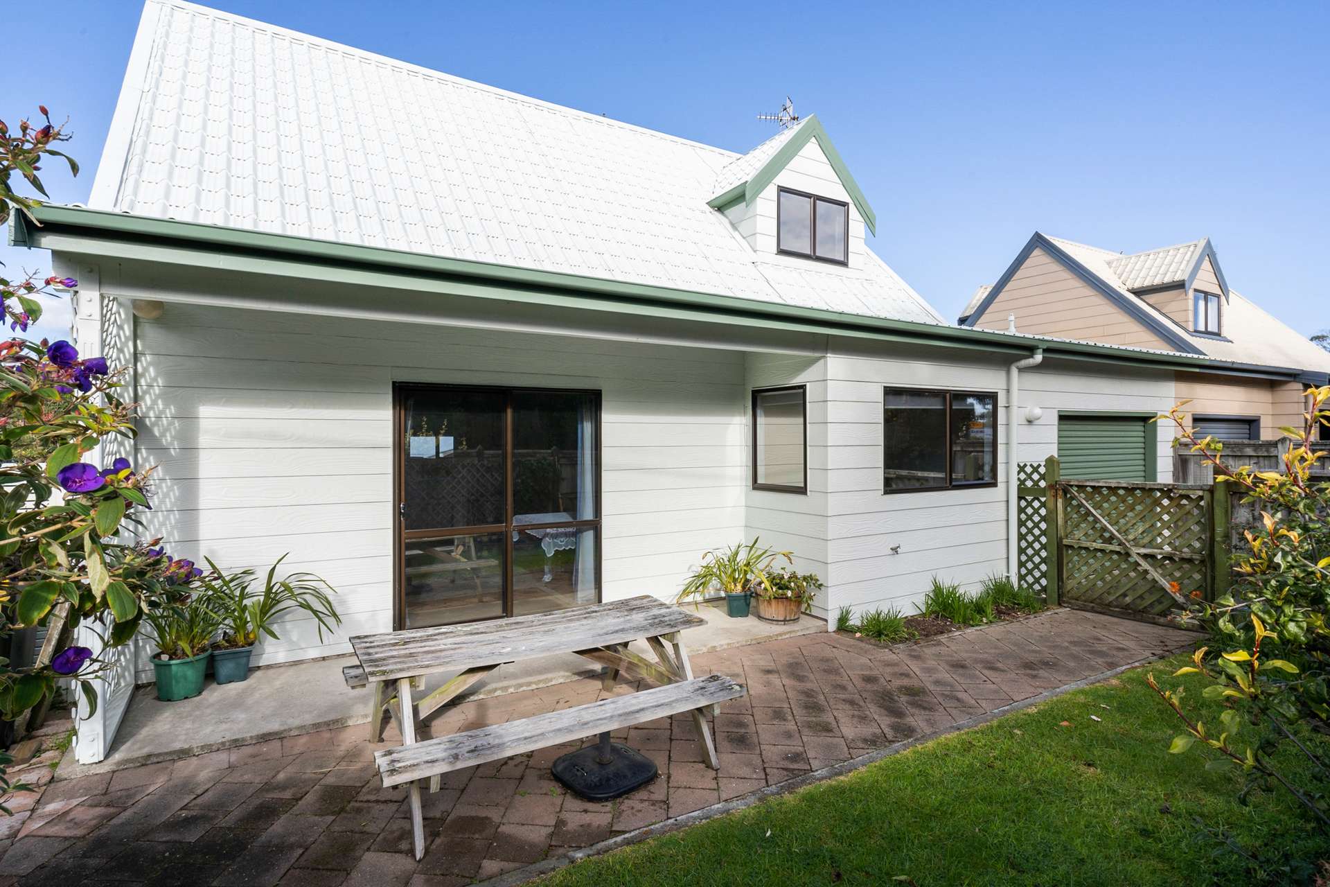 2 Ono Street Waikanae Beach_0