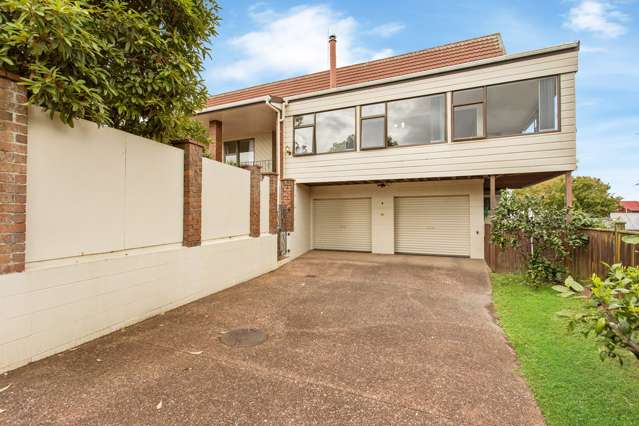 2 Spruce Place Totara Heights_1